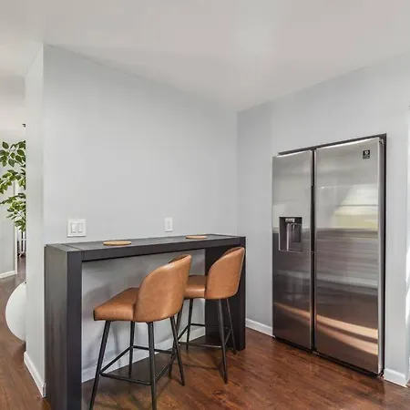 Large 4-Br Home / 15 Min To Nyc
